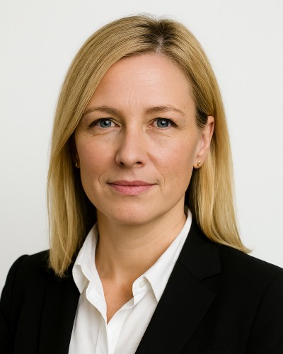 Headshot of Eleanor Price